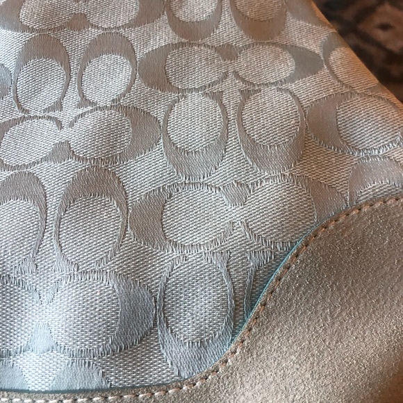 Light blue coach purse - Picture 2 of 4